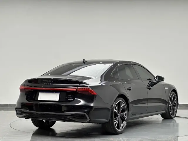 Audi A7L — Фото автомобиля 5