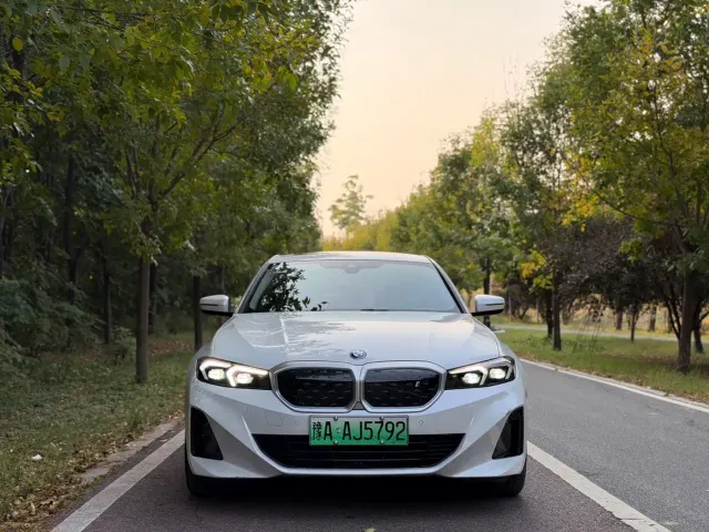 BMW i3 — Фото автомобиля 2
