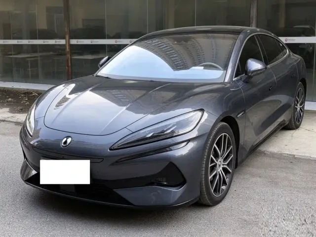 Denza Z9 — Фото автомобиля 2