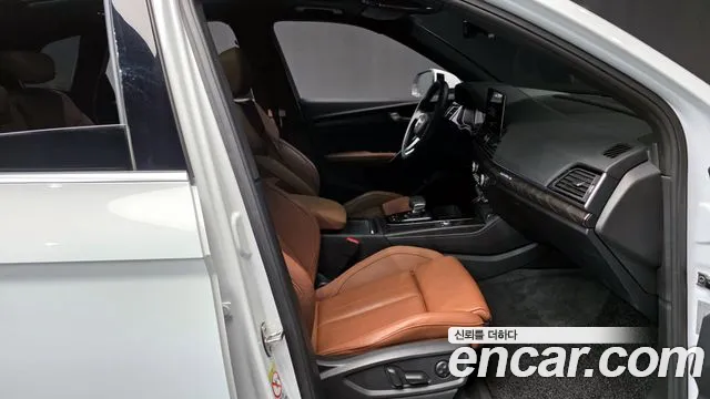 Audi Q5 45 TFSI quattro Premium — Фото автомобиля 11