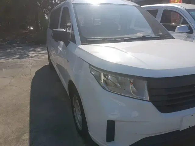 Wuling Zhengcheng — Фото автомобиля 3