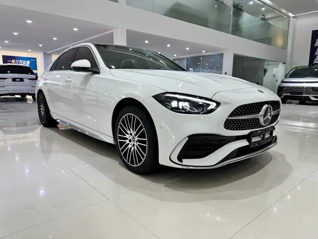 Mercedes-Benz C-Class — Фото автомобиля 3