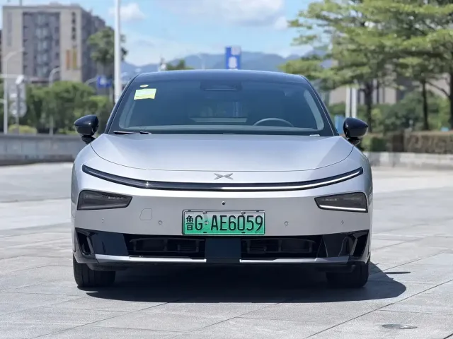 Xpeng P7+ — Фото автомобиля 2