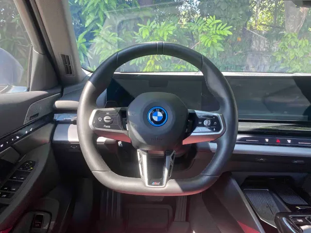 BMW i5 — Фото автомобиля 13
