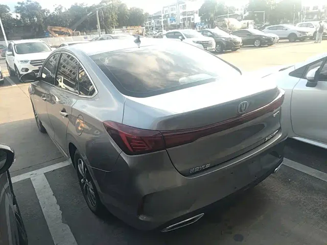 Changan Eado — Фото автомобиля 4