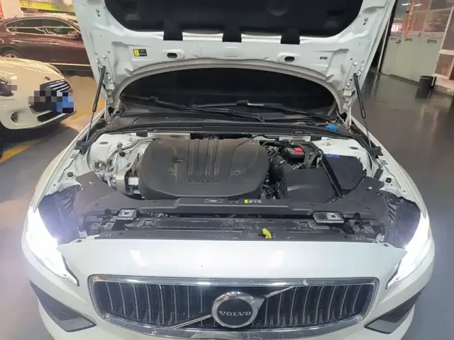 Volvo S60 — Фото автомобиля 19