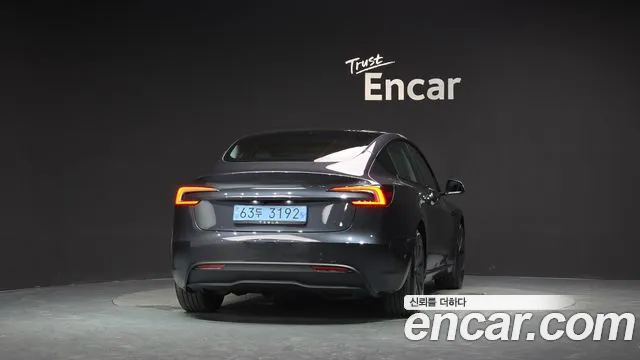 Tesla Model 3 — Фото автомобиля 3