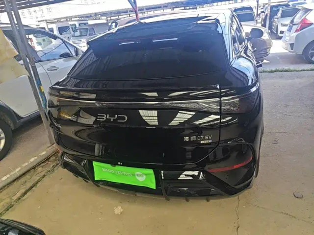 BYD Sealion 07 EV — Фото автомобиля 3