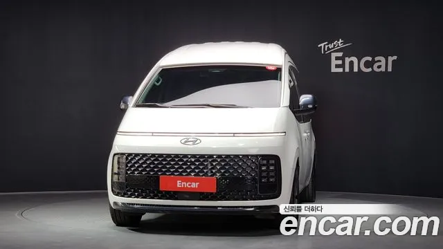 Hyundai Staria Staria 4WD Lounge 9 мест — Фото автомобиля 3