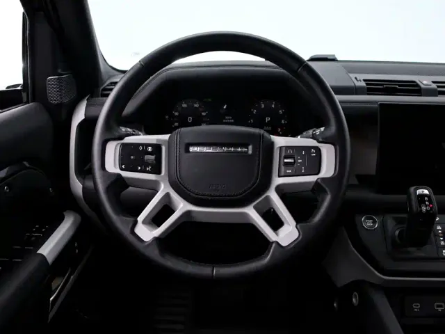 Land Rover Defender — Фото автомобиля 7