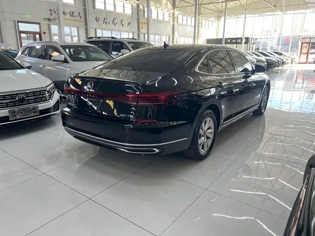 Volkswagen Passat — Фото автомобиля 9