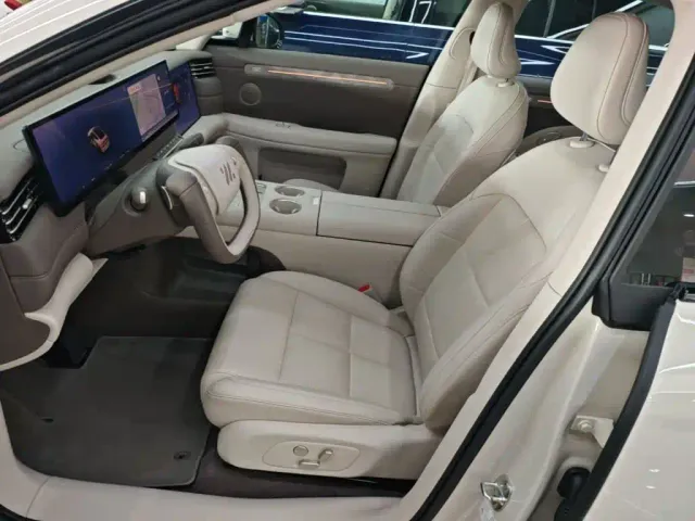 IM Motors LS6 — Фото автомобиля 14