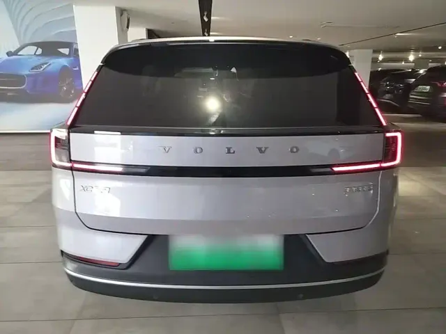 Volvo XC70 Plug-in Hybrid — Фото автомобиля 5