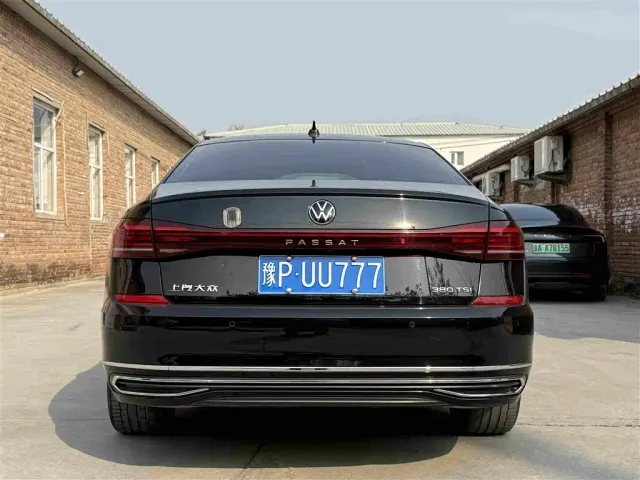Volkswagen Passat — Фото автомобиля 20
