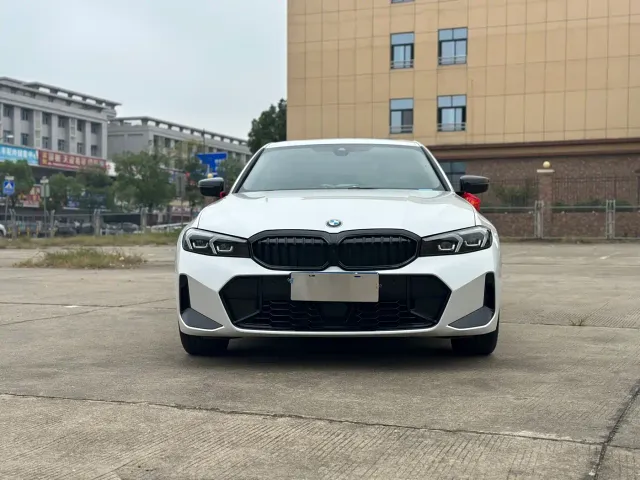 Фотография автомобиля — BMW 3 Series