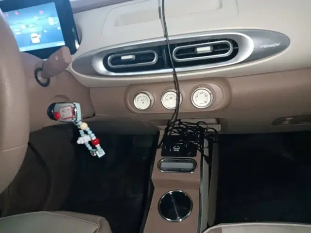 Wuling Hongguang Mini EV — Фото автомобиля 12