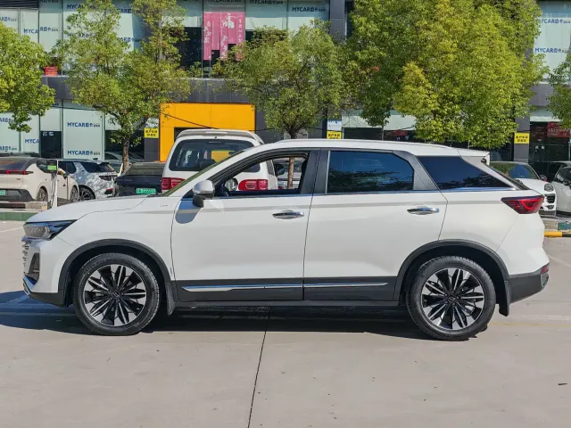Bestune T77 — Фото автомобиля 18