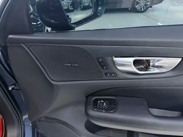 Volvo S60 — Фото автомобиля 8