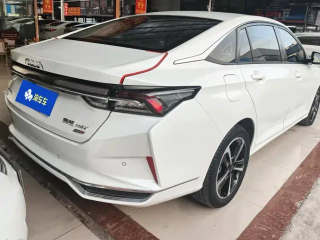 Dongfeng Yixuan MAX — Фото автомобиля 3