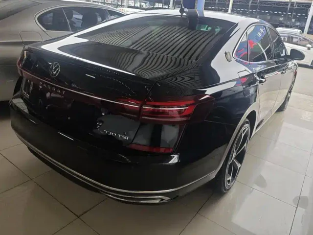 Volkswagen Passat — Фото автомобиля 3