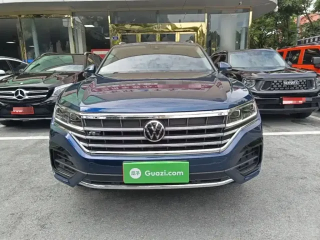 Volkswagen Touareg — Фото автомобиля 2