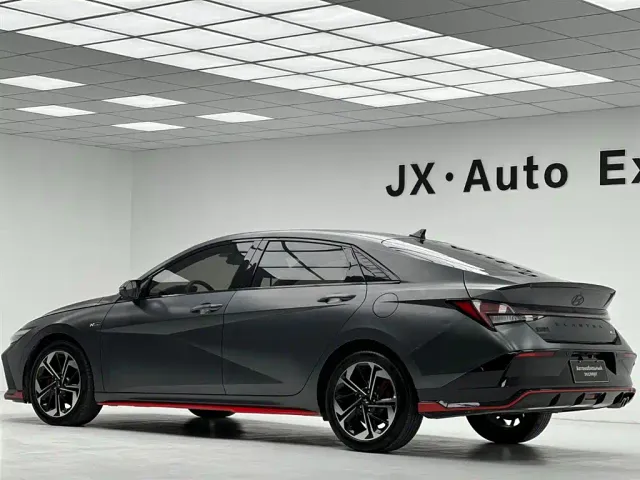 Hyundai Elantra — Фото автомобиля 9