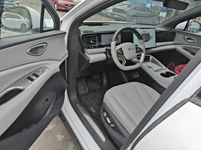 BYD Sealion 06 — Фото автомобиля 15