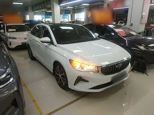 Geely Emgrand — Фото автомобиля 3