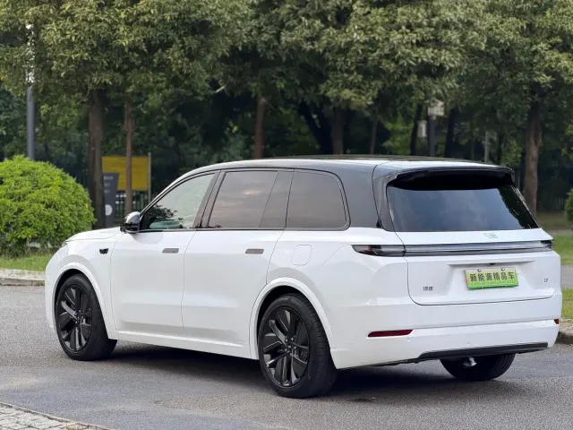 Li Auto L9 — Фото автомобиля 4