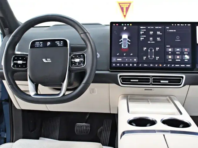 Li Auto L8 — Фото автомобиля 8