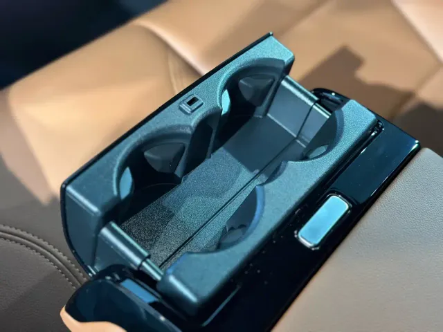 Jaguar XEL — Фото автомобиля 17