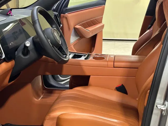 Aito M8 — Фото автомобиля 7