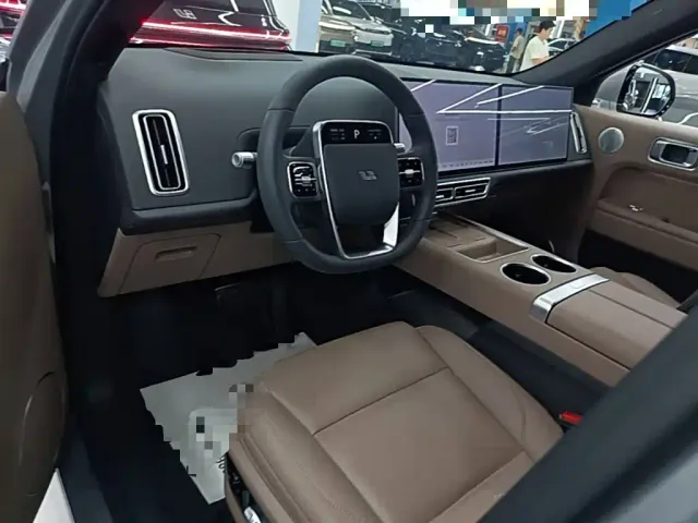 Li Auto L7 — Фото автомобиля 9