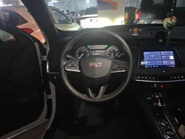 Cadillac XT4 — Фото автомобиля 10