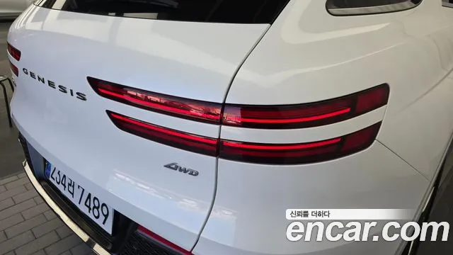 Genesis GV70 — Фото автомобиля 8