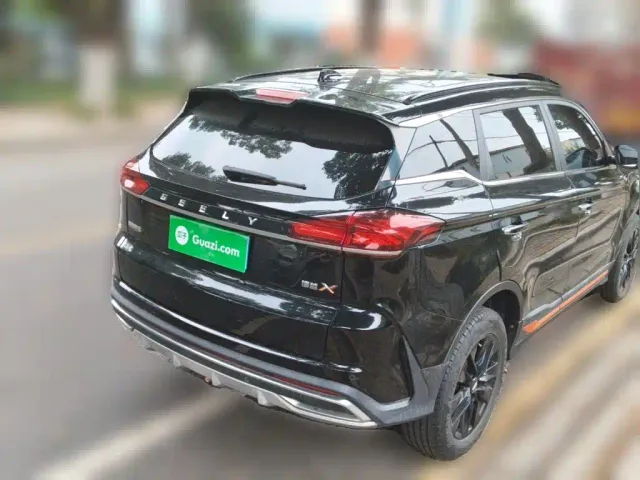 Geely Boyue — Фото автомобиля 4