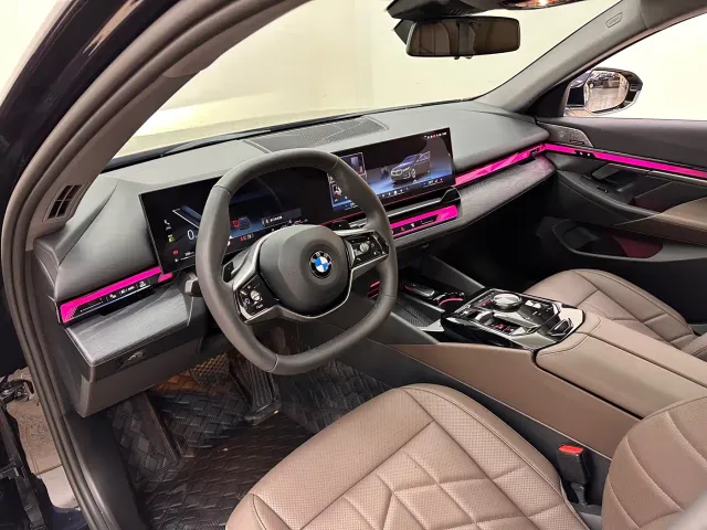 BMW 5 Series — Фото автомобиля 16