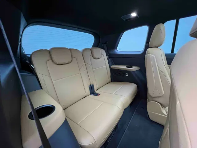 Li Auto ONE — Фото автомобиля 21