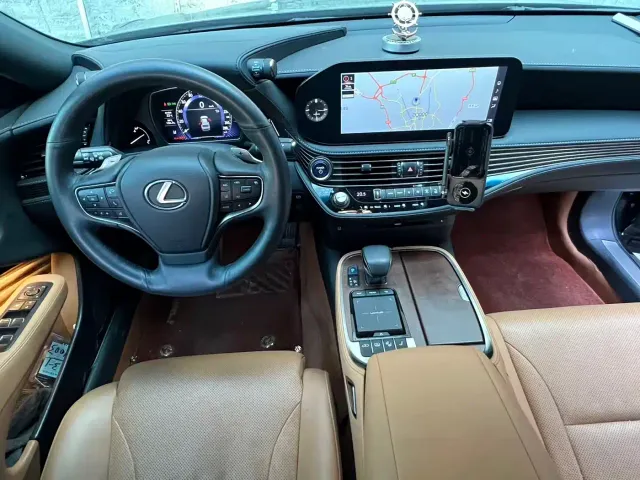 Lexus LS — Фото автомобиля 6