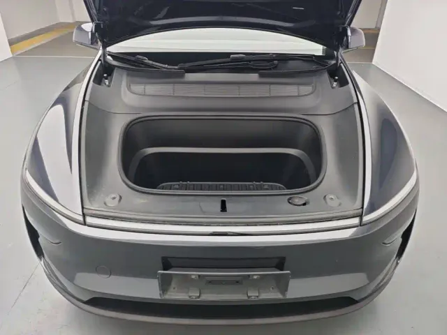 Tesla Model Y — Фото автомобиля 19