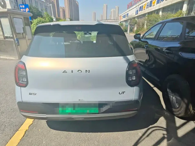 GAC Aion UT — Фото автомобиля 5