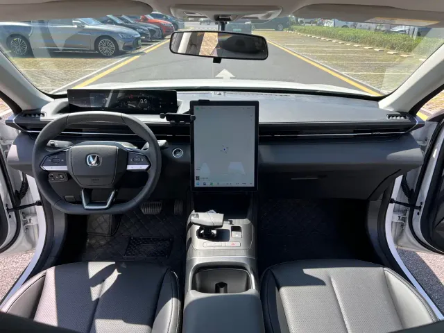 Changan Eado — Фото автомобиля 8