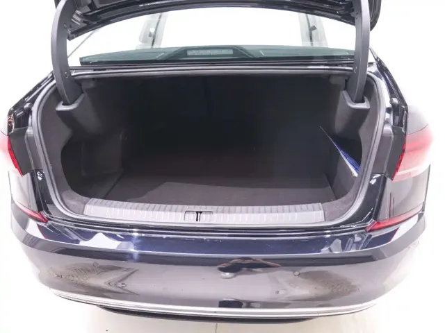 Volkswagen Passat — Фото автомобиля 23