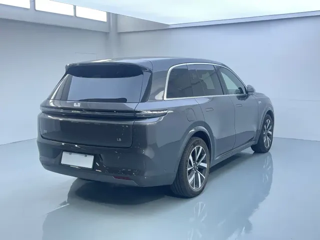Li Auto L8 — Фото автомобиля 17