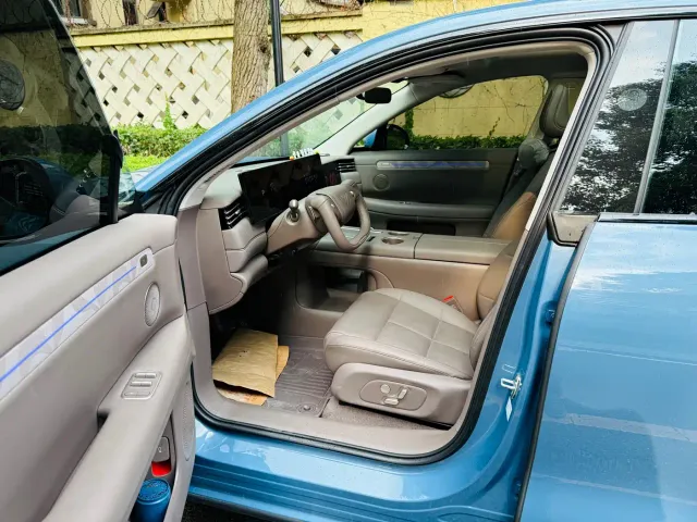 IM Motors LS6 — Фото автомобиля 10