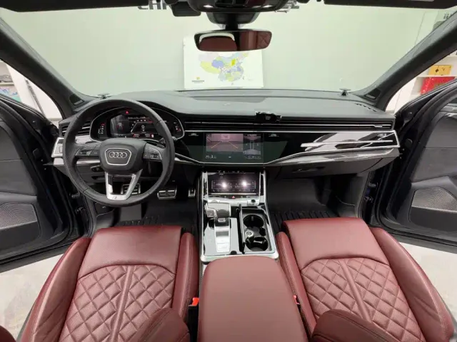 Audi SQ7 — Фото автомобиля 11