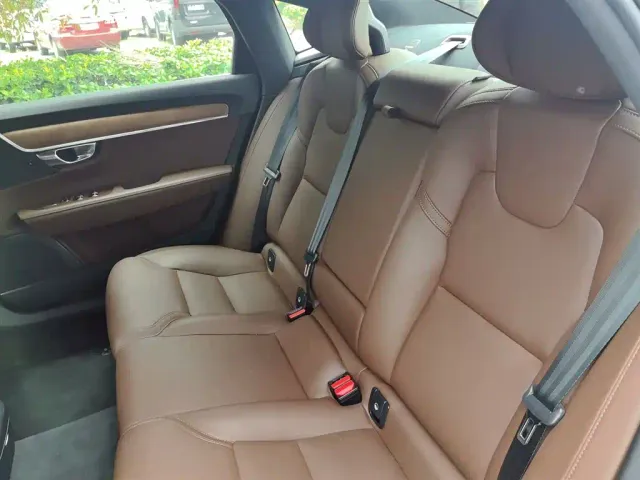 Volvo S90 — Фото автомобиля 12