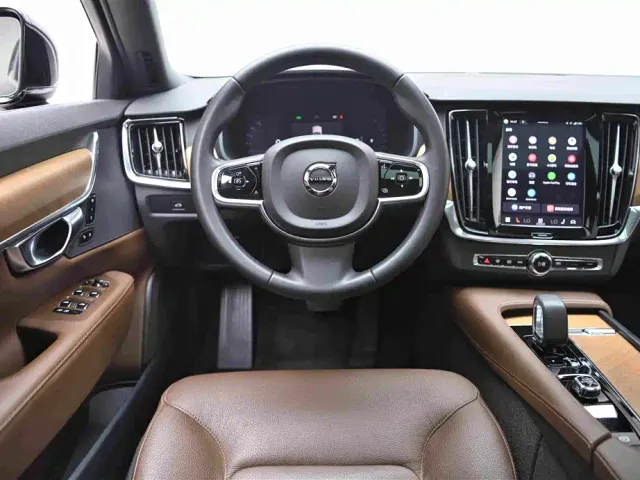 Volvo S90 — Фото автомобиля 16