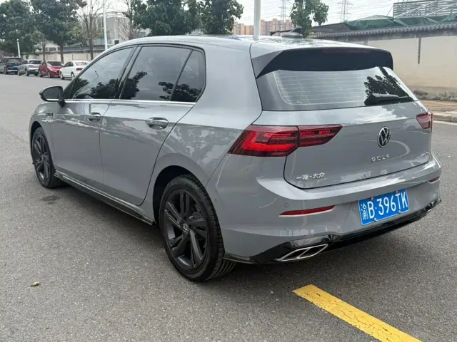 Volkswagen Golf — Фото автомобиля 13