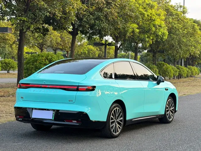 Leapmotor B01 — Фото автомобиля 7